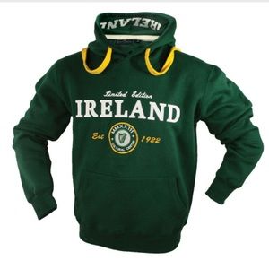 Ireland Sweatshirt Hoodie size small, thick, excellent condition. Green Irish
